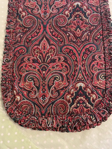 Beautiful 13" X 88" Paisley Table Runner. - Picture 2 of 4