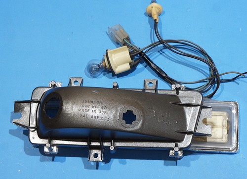 1975-78 CADILLAC ELDORADO OEM TURN SIGNAL SIDE MARKER LIGHT ASSEMBLY - LH - Picture 6 of 10