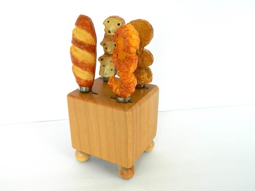 Juego Esparcidor de Queso Bloque de Carnicero de Madera Varios Mangos en Forma de Pan - Imagen 6 de 6