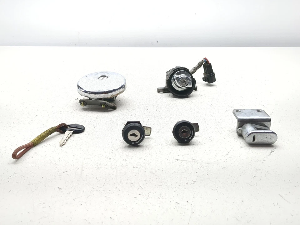 03-08 Kawasaki VN1600 Vulcan Classic Juego de bloqueo Interruptor de encendido Tapa y llave Foto 2 de 4