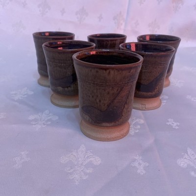 Seltenes Set 6 Studiokeramik Steingut Becher Tasse - rustikale braune Glasur - einzigartige Kunst