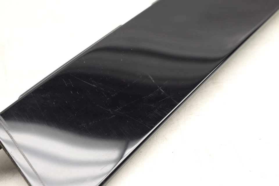 AUDI S8 2013-2018 - Borde/cubierta pilar B trasero derecho 4H0839902B Foto 2 de 4