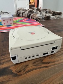 Sega Dreamcast Bundle - w/ controller, memory card, VMU, power, video, games