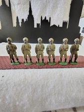 6 Authenticast India soldiers with Rifle from the 1950s