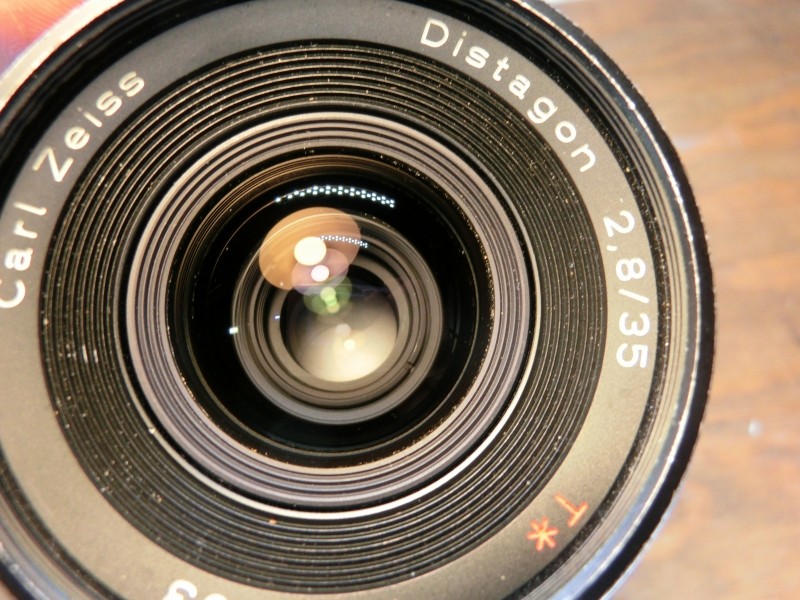 Carl Zeiss Distagon 35mmF2.8 T* AEJ｜C283 Review Carl Zeiss Distagon T * 35mm f / 2.8 Contax | Happy