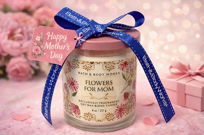 Bath & Body Works Flowers For Mom Candle 8 oz Floral Scent Soy Wax Mother s Day