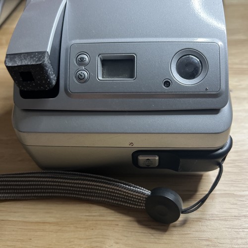 Polaroid One 600 Ultra Film Instant Camera - Picture 4 of 12