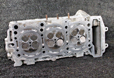 Mercedes ML350 Diesel Engine Cylinder Head RH w/ Camshafts 12 15 
