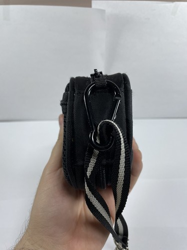 Custodia borsetta supporto rotondo grigio e nero ufficiale Sony PSP 8 giochi UMD - Foto 13 di 16