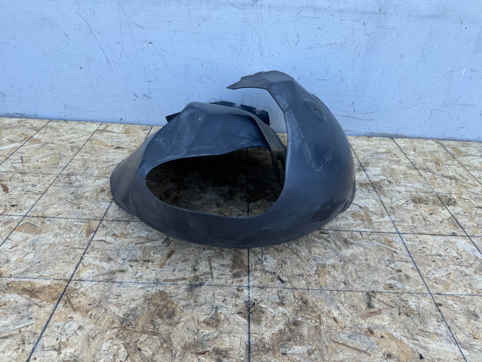 Bentley Continental GT 2004-2010 FRONT+RIGHT Fender liner P/N 3W0809962