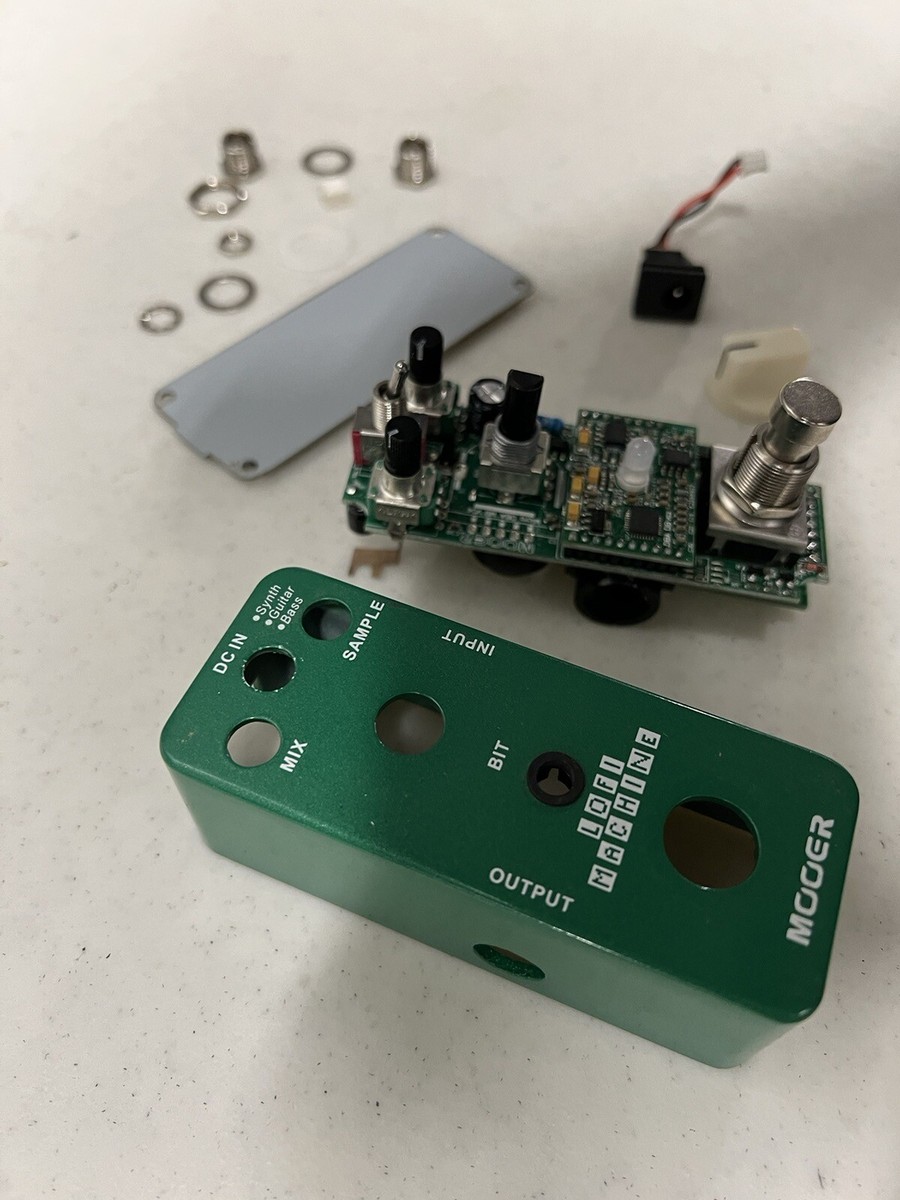 Mooer LoFi Machine Sample Reducing Micro Guitar Effects