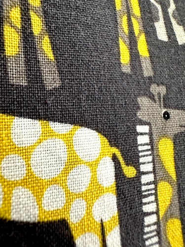 Giraffa Love Tessuto Giungla Grigio Giallo Animali Cuori Bambini Novità 1+Yd x 39"W - Foto 9 di 11