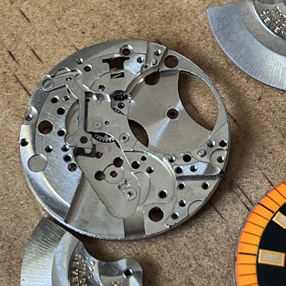 Reloj Hombre Vintage ZODIAC Naranja/Negro SEA WOLF 17 Jewel T 25 Movimiento Piezas Foto 4 de 4