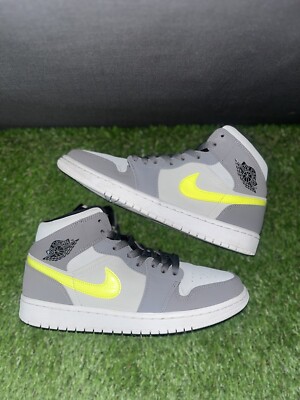 Size Air Jordan Mid Gunsmoke Volt