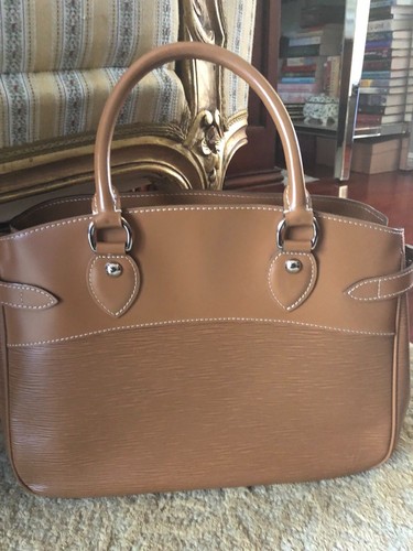 louis vuitton epi passy gm