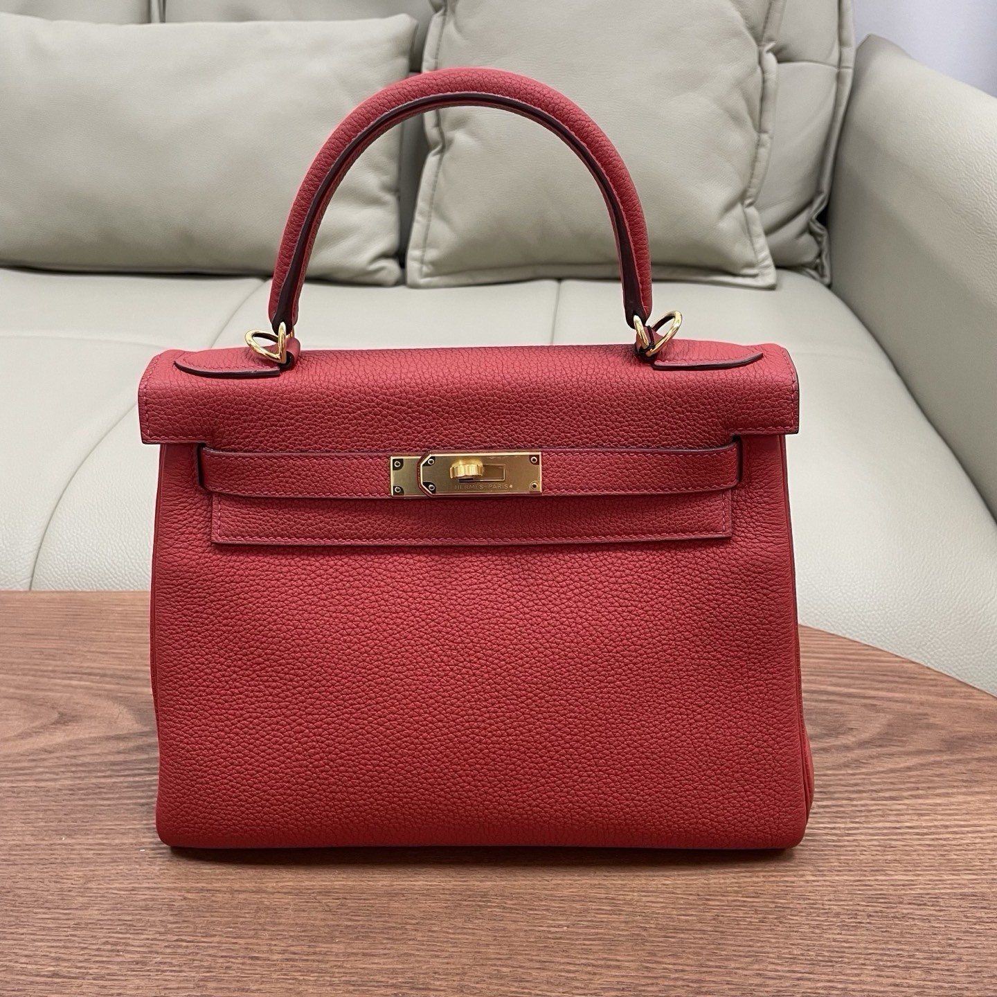 Authentic Pre-owned Hermès Kelly 32 Gold Epsom Leather Palladium HW Bag image 2