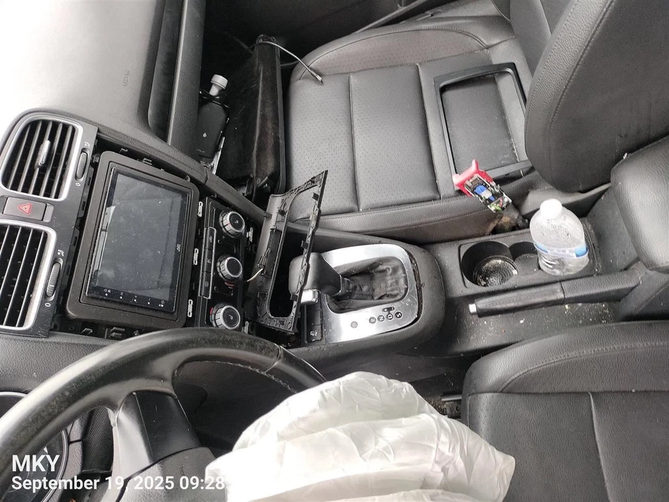 RIGHT REAR SEAT BELT 2010 VOLKSWAGEN JETTA Foto 3 de 4