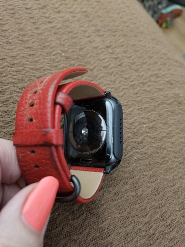 APPLE WATCH SERIES 4, 44mm GPS PRE-OWNED - Picture 2 of 10