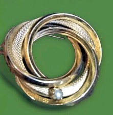 Brooch Pin Wreath Gold Tone Circular Faux Pearl Jewelry Vintage Thanksgiving