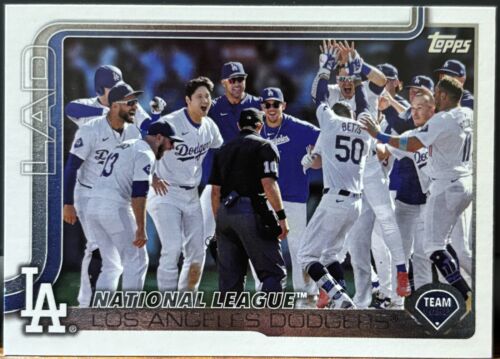 2025 Topps Series 1 #302 Los Angeles Dodgers Team Card