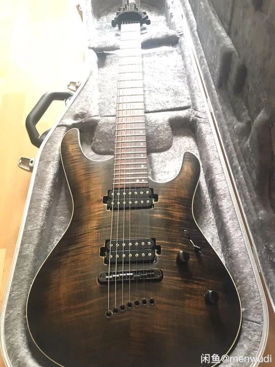 Guitarra Eléctrica Mayones Setius 7 Metallic Frozen Blue Brillo con Estuche Foto 4 de 4