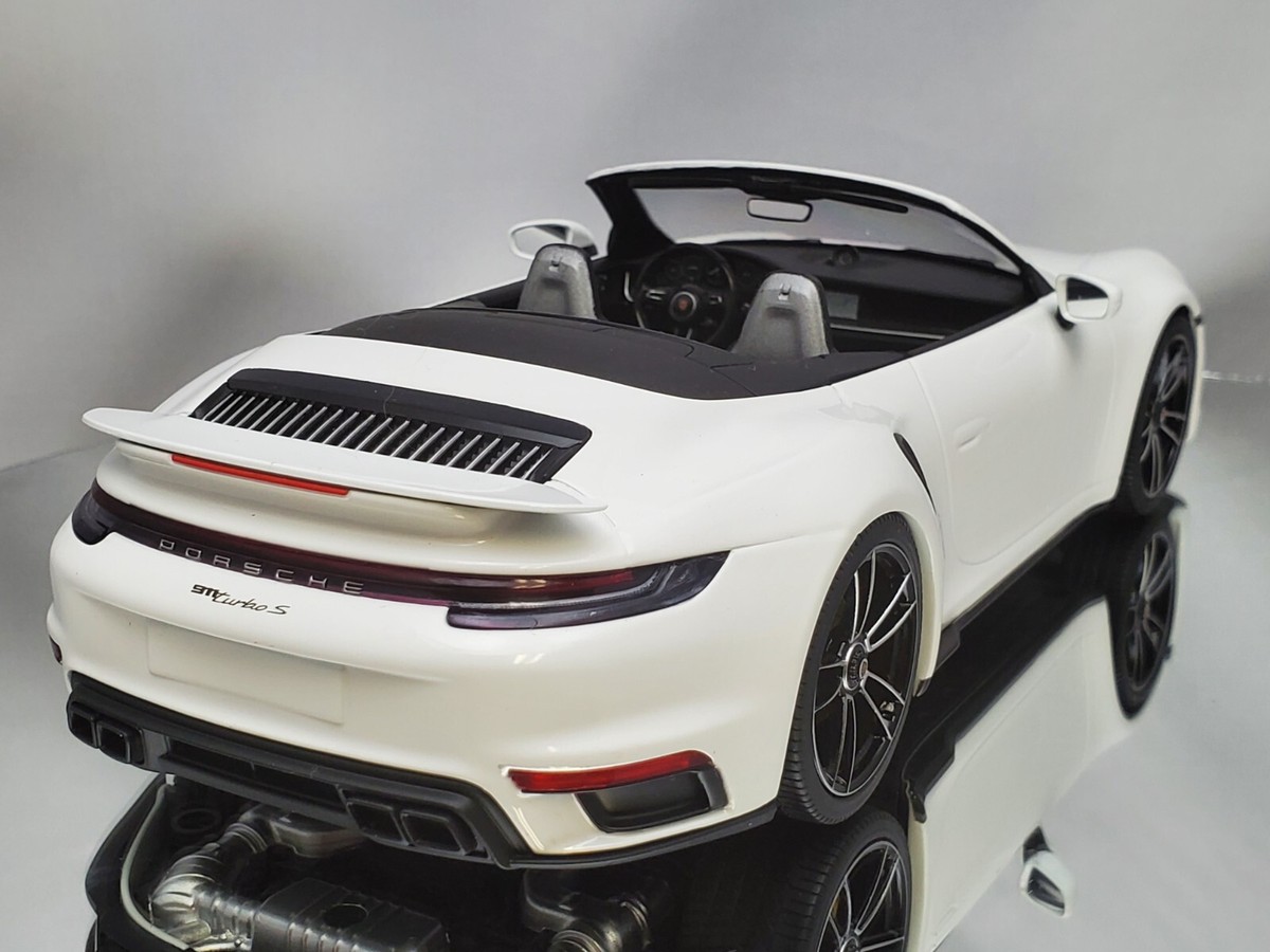 Porsche 911 992 Turbo S Cabriolet White Minichamps 1/18 for