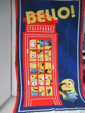 QUILTING TREASURES Despicable ME Minions Fabric Panel Telephone Booth Bello NEW