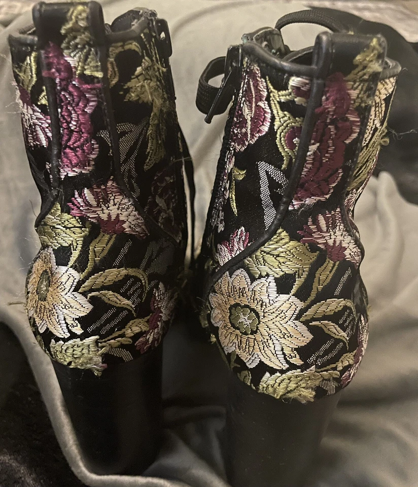 BOTAS FLORALES BROCADO TELA STEVE MADDEN LAURIE MUJER TALLA (7.5) Foto 4 de 4