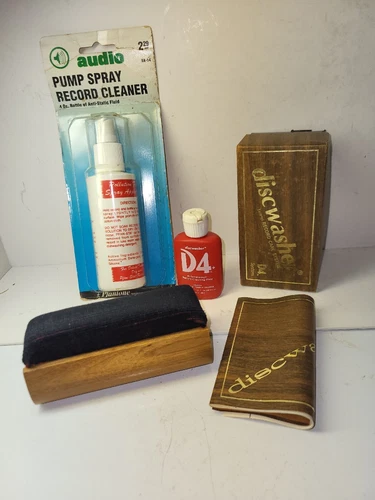 Vintage Discwasher D4 Vinyl Record Care System Cleaner w/ Cleaning Fluid & Box