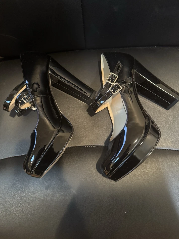 Salto plataforma feminino Jessica Simpson tamanho 7, couro envernizado com alças tamanho 7 1/2 - Imagem 3 de 4