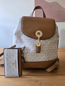 Michael Kors Raven Backpack | eBay display picture 3