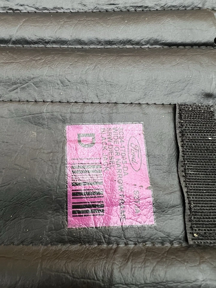 Ford F250 F350 Super Duty 2014-2022 kit de gato de emergencia de neumático de repuesto con herramientas OEM. Foto 2 de 4