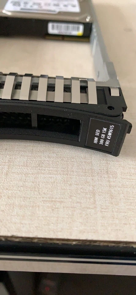 45W9613 IBM 300GB 45W9614 45W9615 SED DS8000 15K SAS 2.5'' 6Gbs Hard Drive HDD - Image 3 of 4