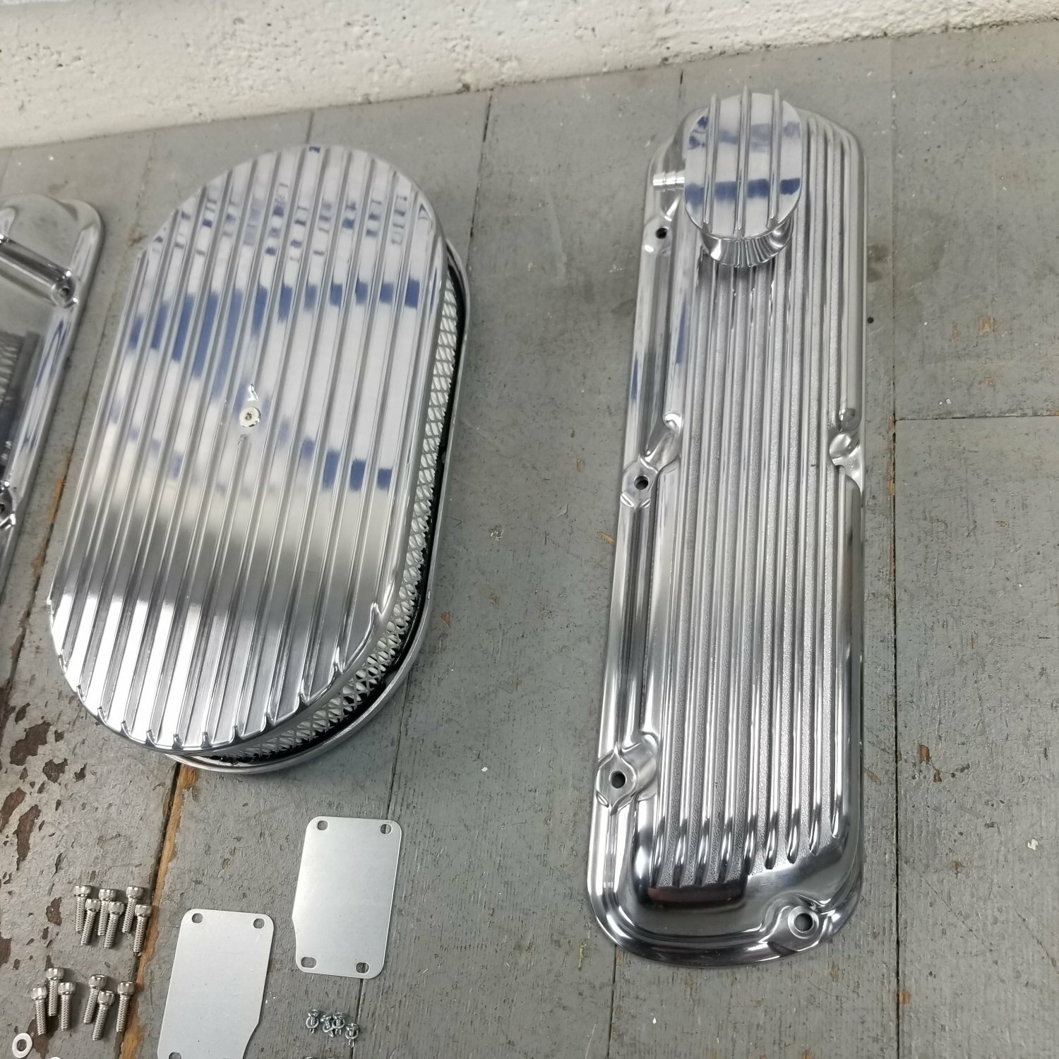 Ford SBF 15 Full Oval Finned Engine Dress Up Kit PCV Breathers 289 302