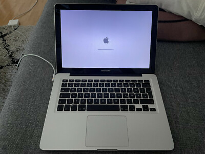 Apple MacBook Pro 13,3 Zoll silber 8 GB DDR3 Speicher 2,4 GHz Intel Core i5