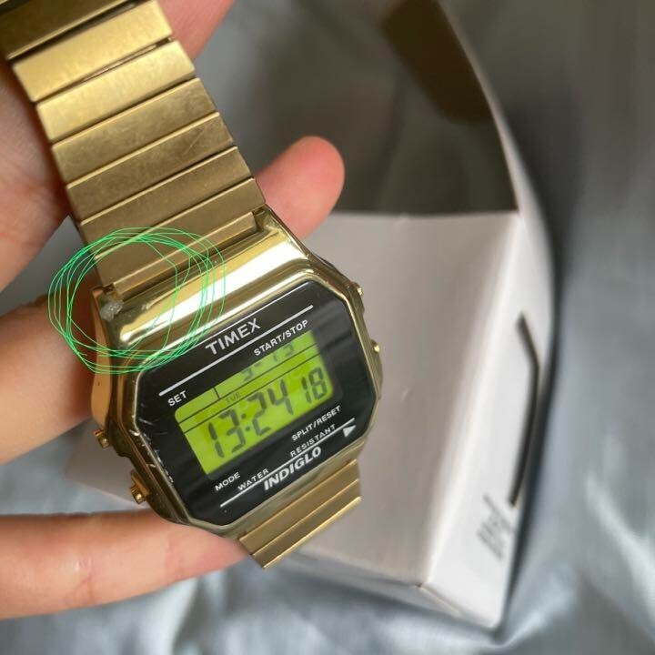 Mint Timex Supreme Gold Metal watch FW19 Rare WATCH from Japan