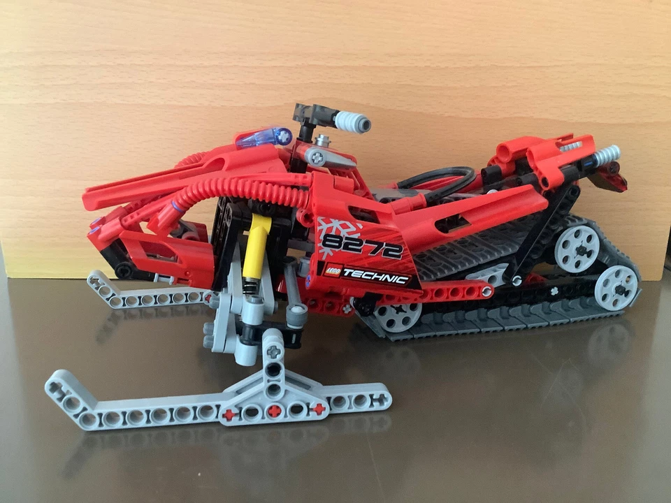 LEGO Technic 8272 Snowmobile, photo 1 of 5