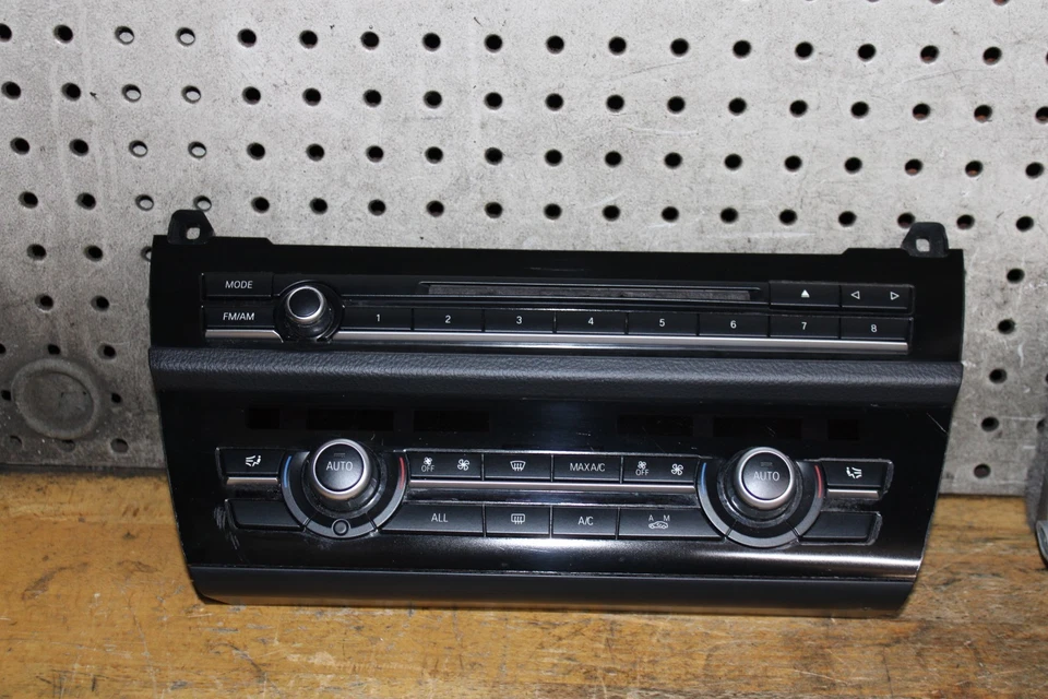 2011 - 2016 BMW 535i Navigation Info 10.25" Display Screen stereo buttons - Image 3 of 4