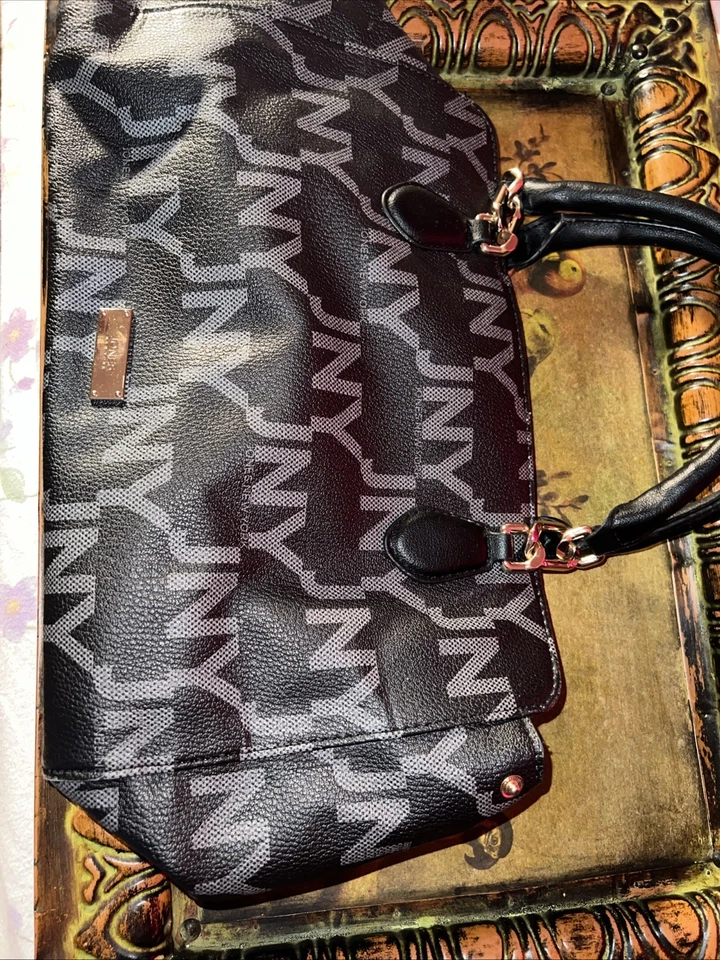 Monedero JNY Jones New York nuevo con etiquetas Foto 2 de 4