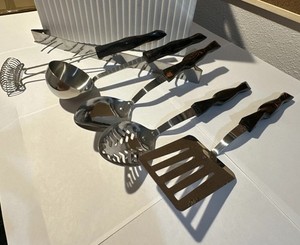 Cutco 5 Pcs Serving Set With Cutco Brand Wall Mount
