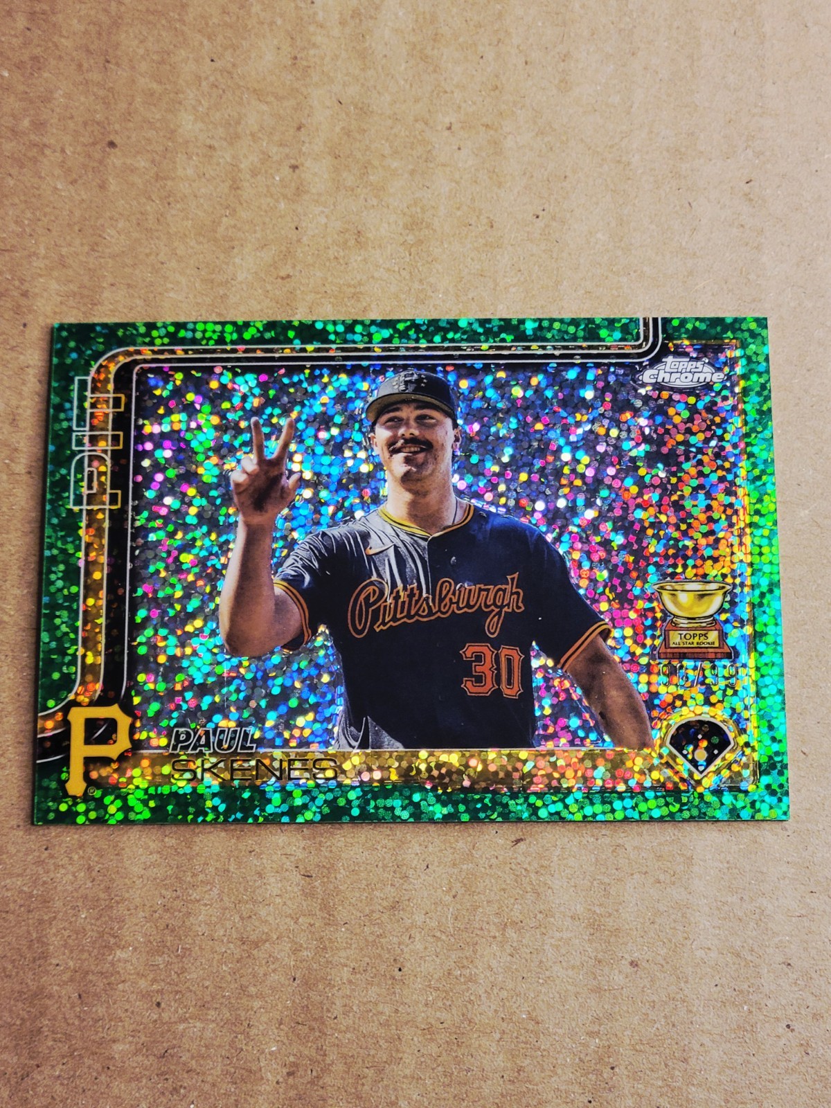 2025 Topps Chrome - Image Variation Paul Skenes #300 Green Speckle Refractor /99