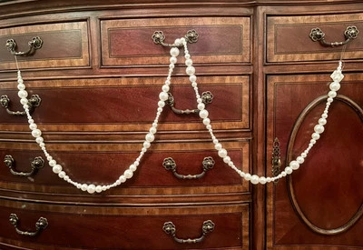 Gorgeous Mark Roberts White Pearlescent Glass Graduated Pearl Garland 6’ Long