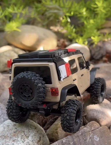 Axial SCX30 Jeep Rubicon Rock Crawler Lots Of Upgrades & Custom Paint Job - Picture 2 of 11