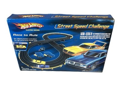 NEW 2005 Hot Wheels Street Speed Challenge Slot Car Track Electric Racing VTG