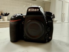 Nikon D750 Digital SLR Camera body kit