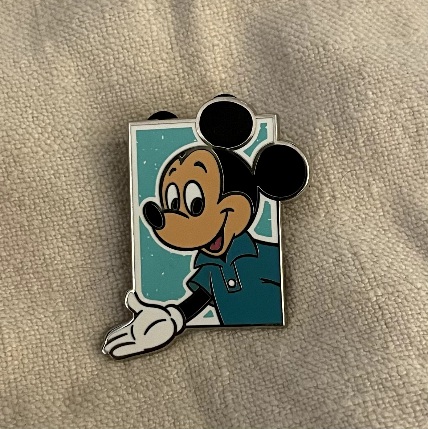 Mickey Mouse Mickey and His Pals Disney Trading Pin Blind Box 