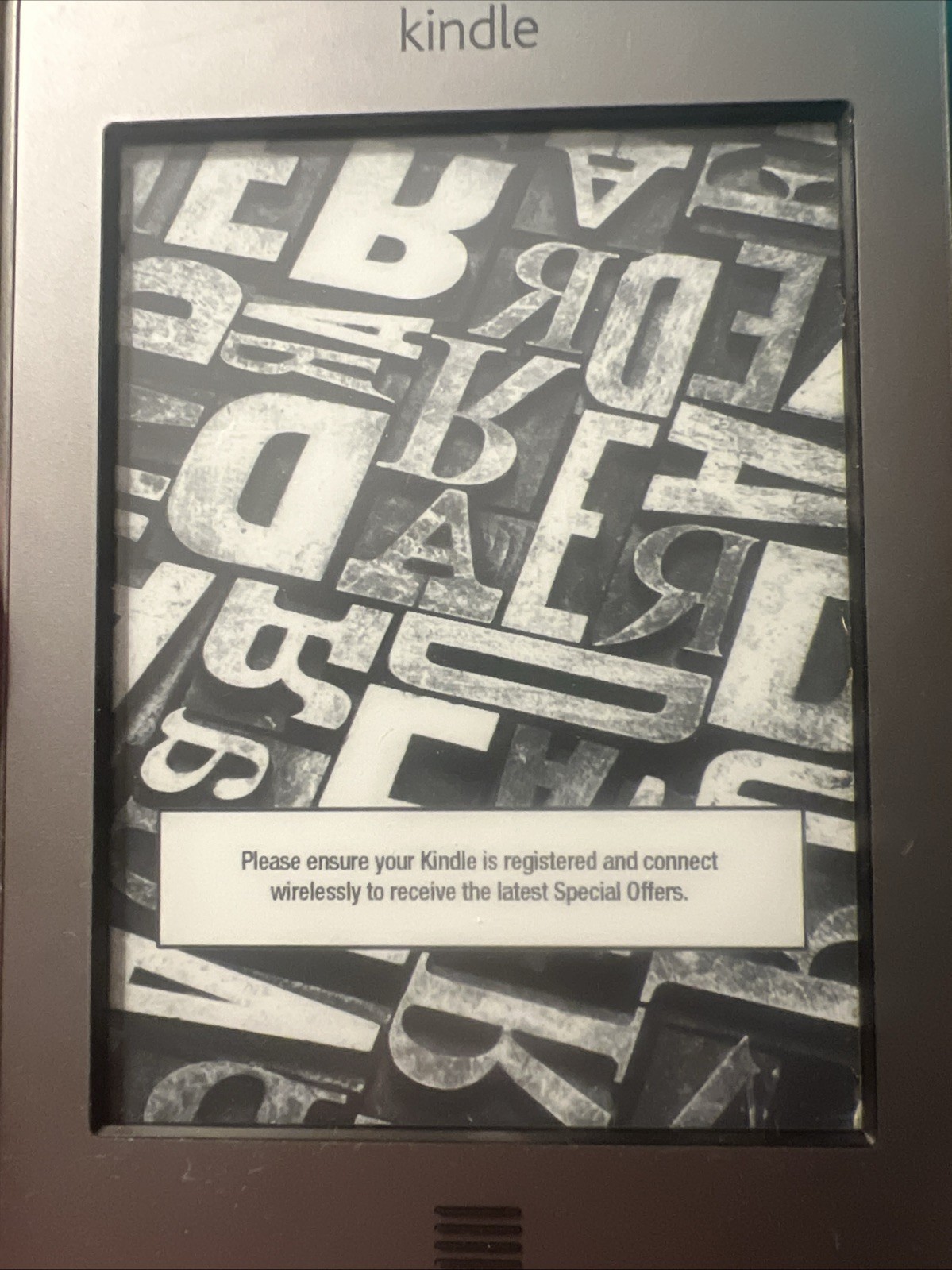 Amazon Kindle Touch (4th Gen.) D01200 - 4GB - Wi-Fi - 6