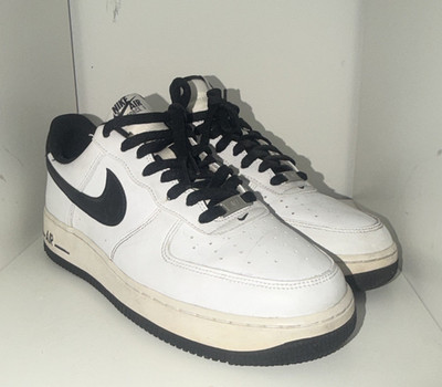 Nike Air Force 1 Herren Sneaker Low Top Leder Weiß/Schwarz Schnürung EU 44,5