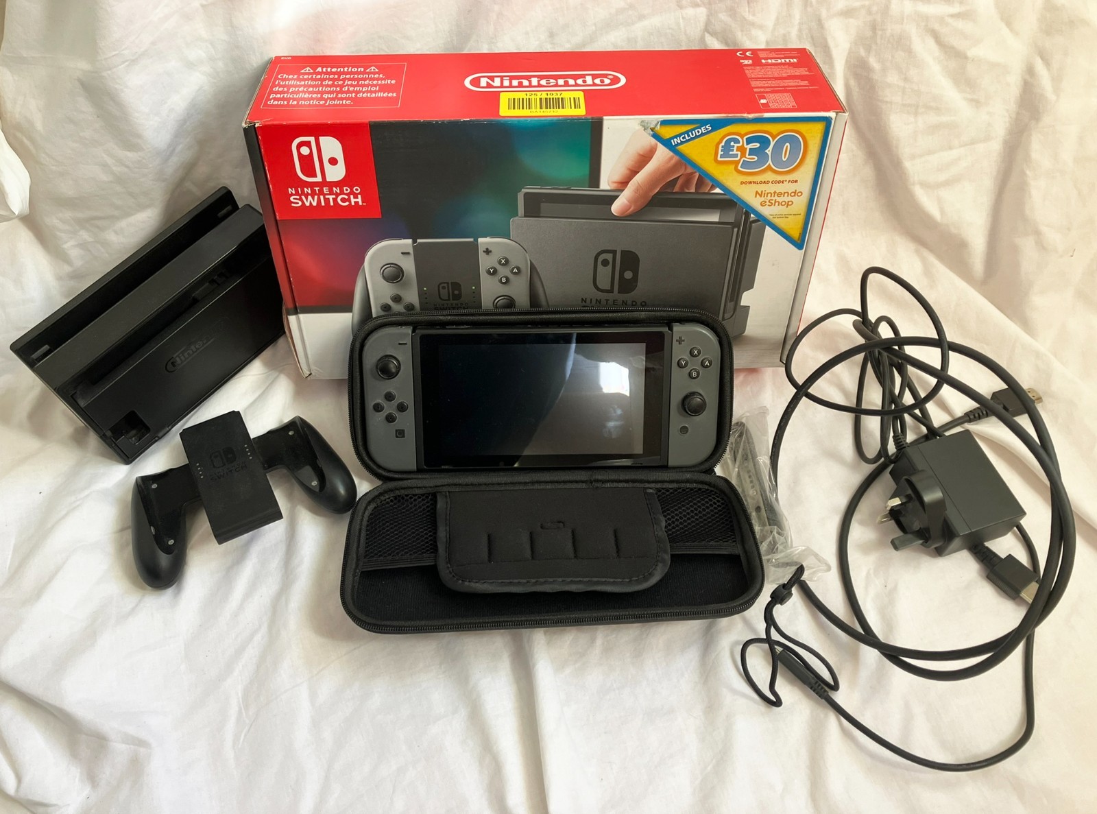 Nintendo Switch Games Console Boxed + All Accessories, 128Gb Micro SD Card, Case
