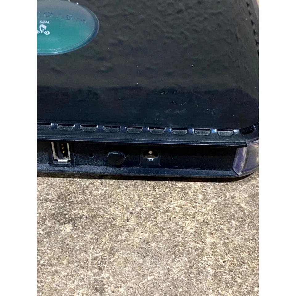 Netgear DGND3300v2 Rangemax Wireless-N Modem Router Dual-Band ADSL 4x-LAN Ports - Image 4 of 4